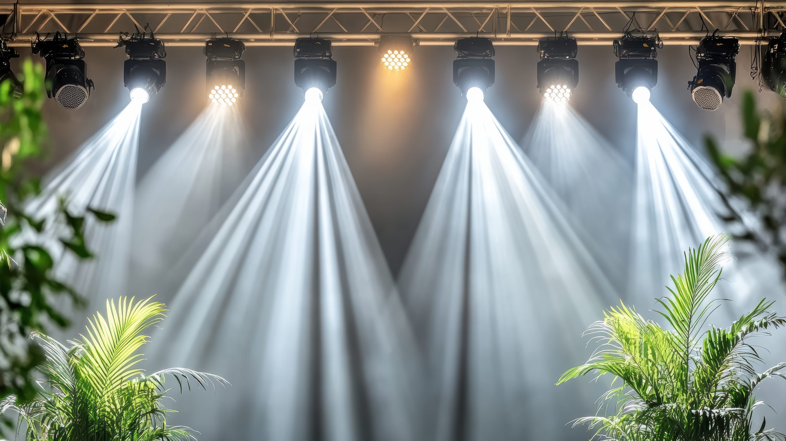 جذاب ترین و بهترین تجهیزات نورپردازی سالن